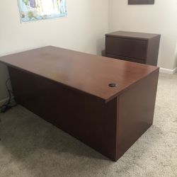 Steelcase Desk And Filing Cabinet Set