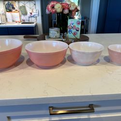 Vintage Pink Pyrex Set 401, 402, 403, 404