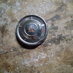 62 Vutlass  hubcap