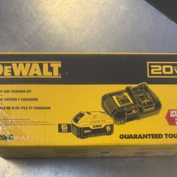 DEWALT 20V MAX Lithium-Ion 6.0 Ah Battery and Charger