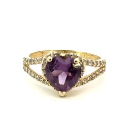 Woman’s Ladies 10k Yellow Gold Purple Stone Heart Shaped CZ Accents Band Ring  Size 9 GP3123078