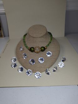 Elegant Green Bead Necklace
