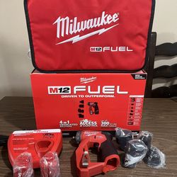 Milwaukee M12 Fuel Installation Drill Driver Kit