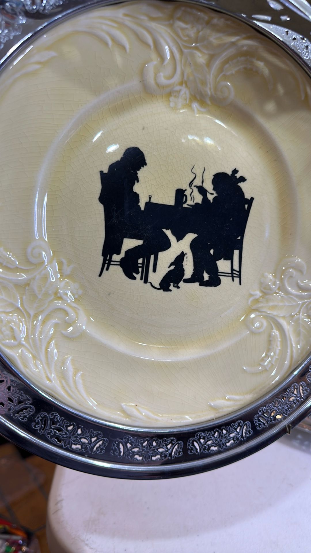 Vintage Umbertone Silhouette Plate – Farberware / Leigh Potters (1930s–40s)