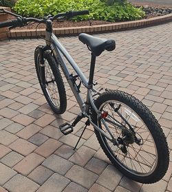 Schwinn Ranger 24” Mountain Bike 21-Speed Front Suspension
