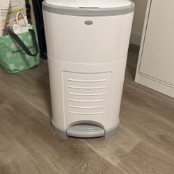 Diaper Pail Hands Free