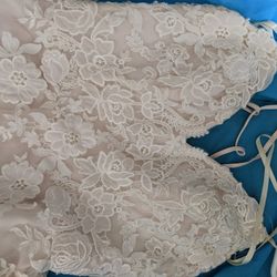 Stunning Samilla Wedding Dress 👰
Ribbon tie back