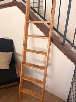 Bunk bed ladder