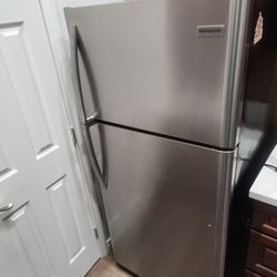 Frigidaire  Refrigerator  Used In Good Shape 