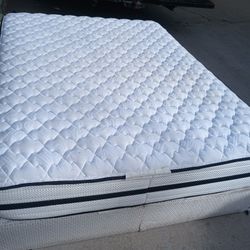 Queen Mattress And Box Spring 