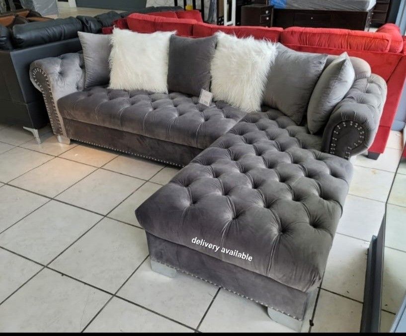 Gray Velvet Raf Sectionall,Seccionall,couchh/Delivery Available/DISCOUNT👈/Home Decor/Financing,Household, Home Improvement, Financing