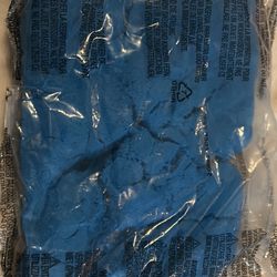 Kids play magnetic Kinetic Sand Blue 