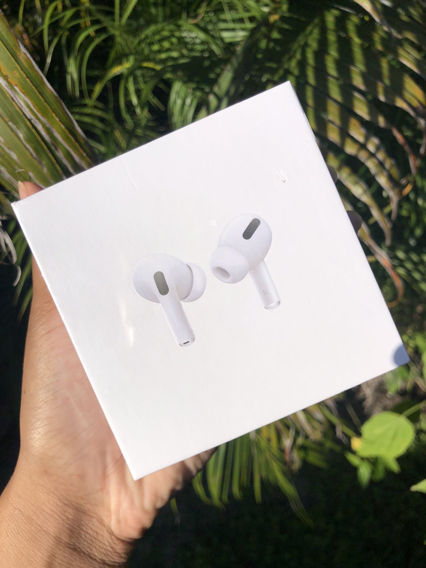 Apple AirPods Pro Wireless In-Ear Headsets - White