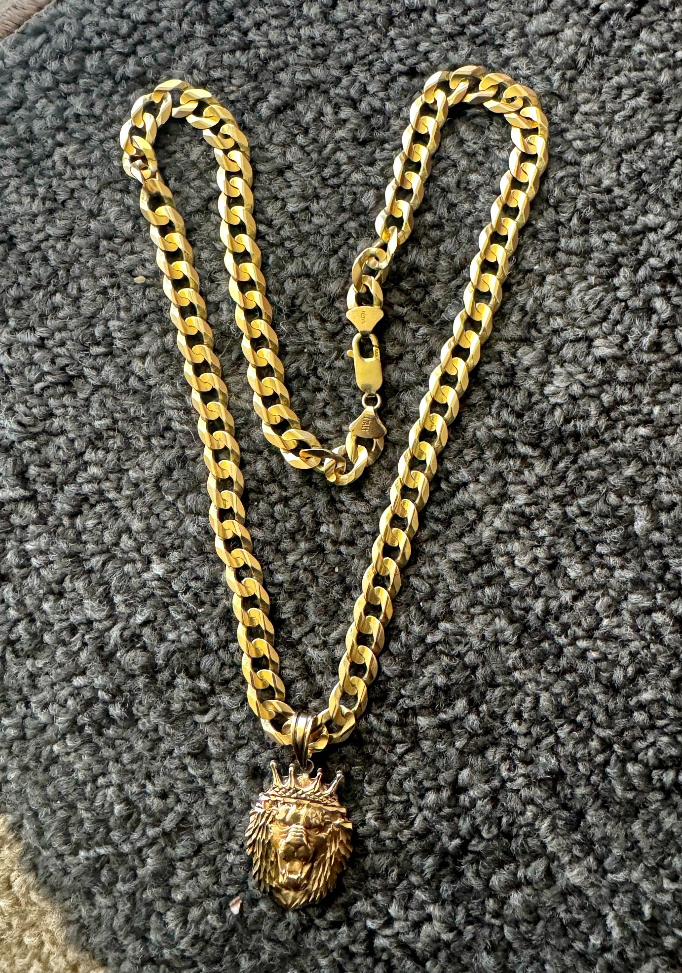 14k Gold Necklace With Pendant
