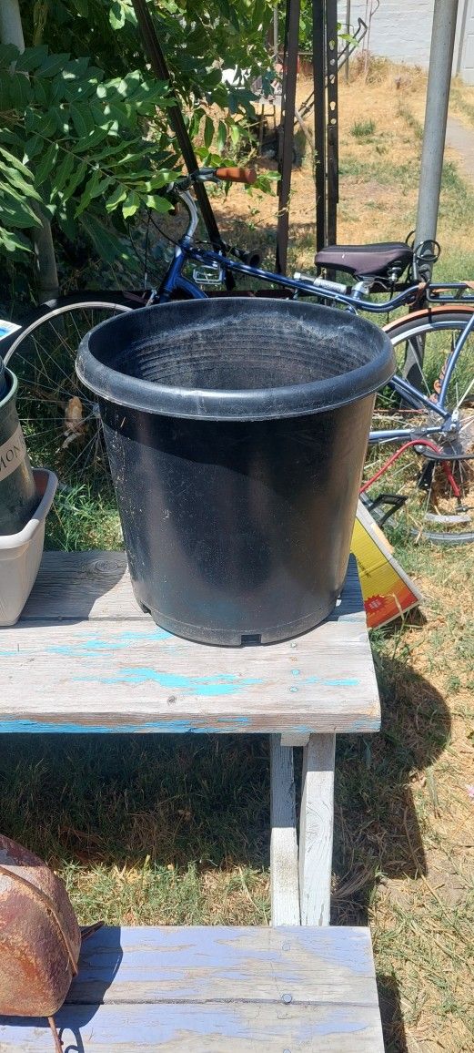 Large Plastic Planter Pot