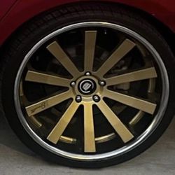 Nice Gold Gianelle 22” Rims With Tires