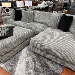 Lindyn 3 Modular Sectional With Oversize Ottoman By Ashley 
