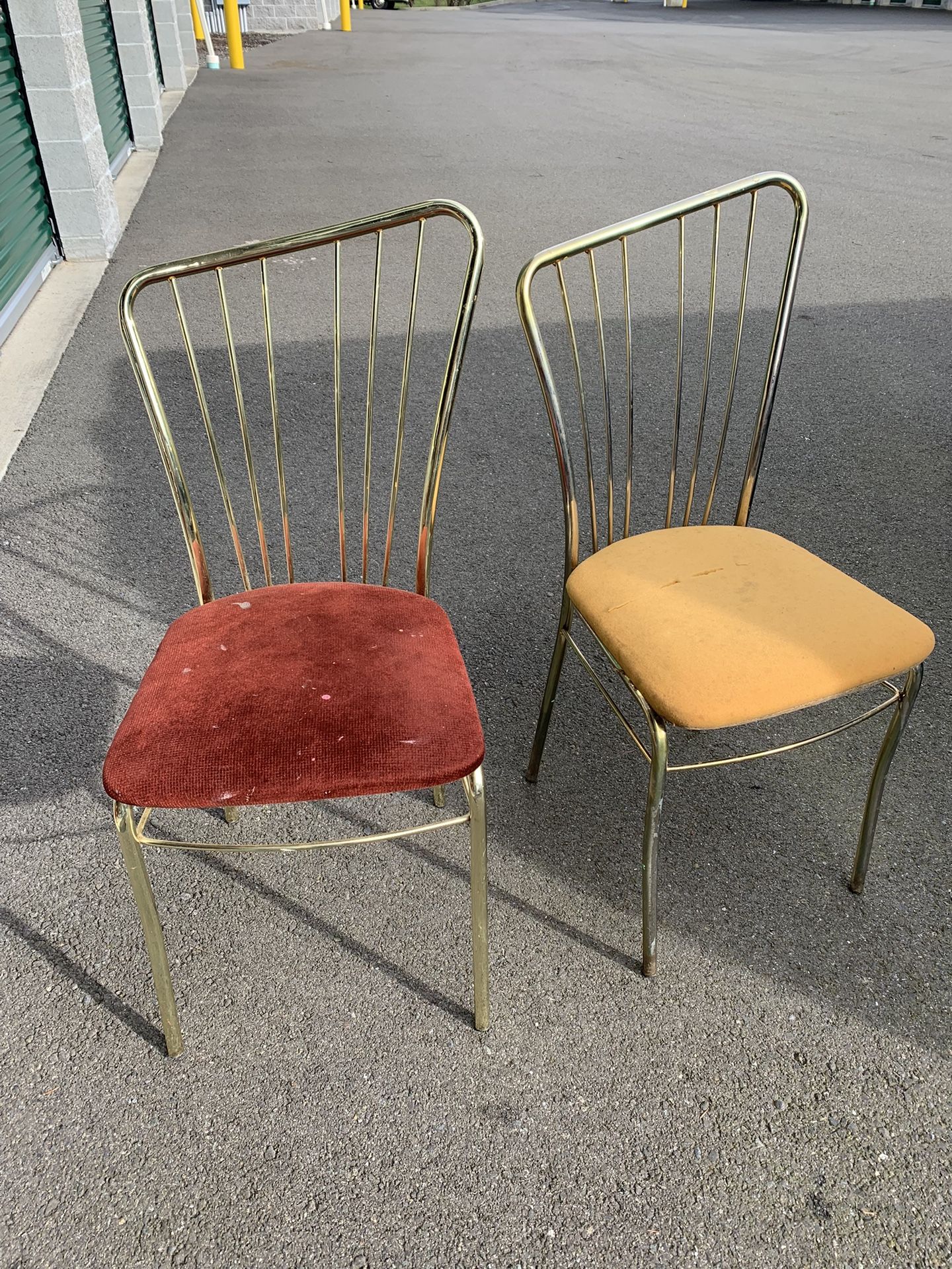 RAD Glamorous Vintage Metal Chairs! 