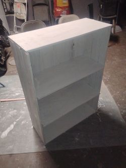 Barn style bookshelf !