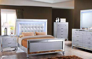 Black Queen Valentino Bedroom Set
