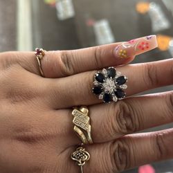 Sapphire  And Diamond Flower 18k 