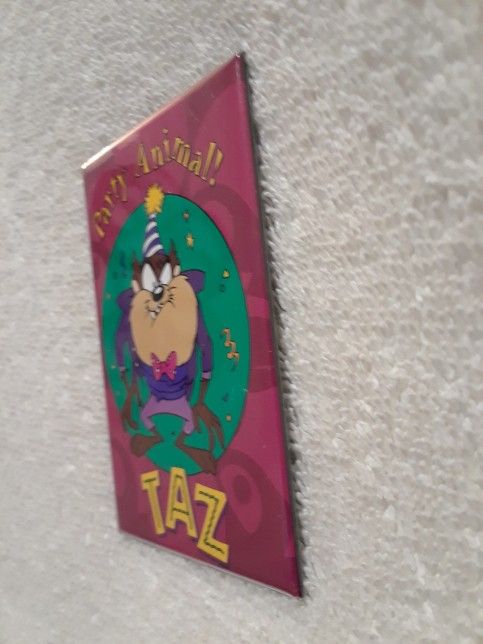 Vintage Looney tunes party animal magnet