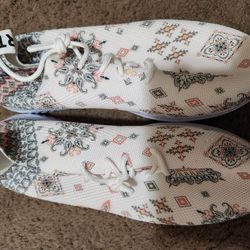 Brand New Paisley Style Shoes
