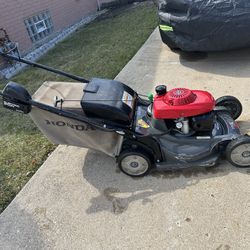 Honda GCV190 21 in. Variable Speed Walk Behind Gas Self Propelled Mower