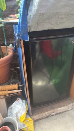 Mini fridge