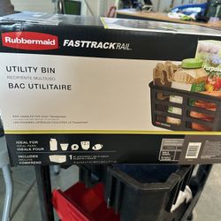 Rubbermaid Basket