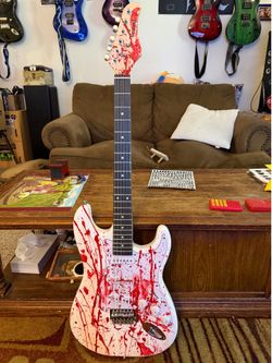 WHITE VEXED BLOOD SPLATTER STRAT GUITAR SCARY LOOKING! SSS