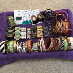 Jewelry Bundle Of Bracelets , Earrings And Pendant 