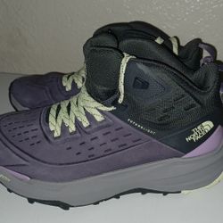 New The North Face Womens Boot $75