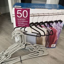 50 Non-slip Hangers And 15 Gray Hangers