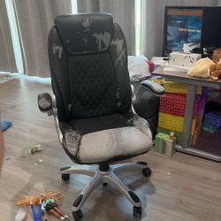 Free Office Chair-peeling