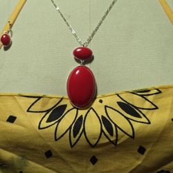 Beautiful Red Necklace With Matching Earrings And Bracelet 