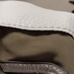 G. I. L. I White Leather Purse