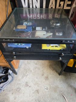 Metal black display end table
