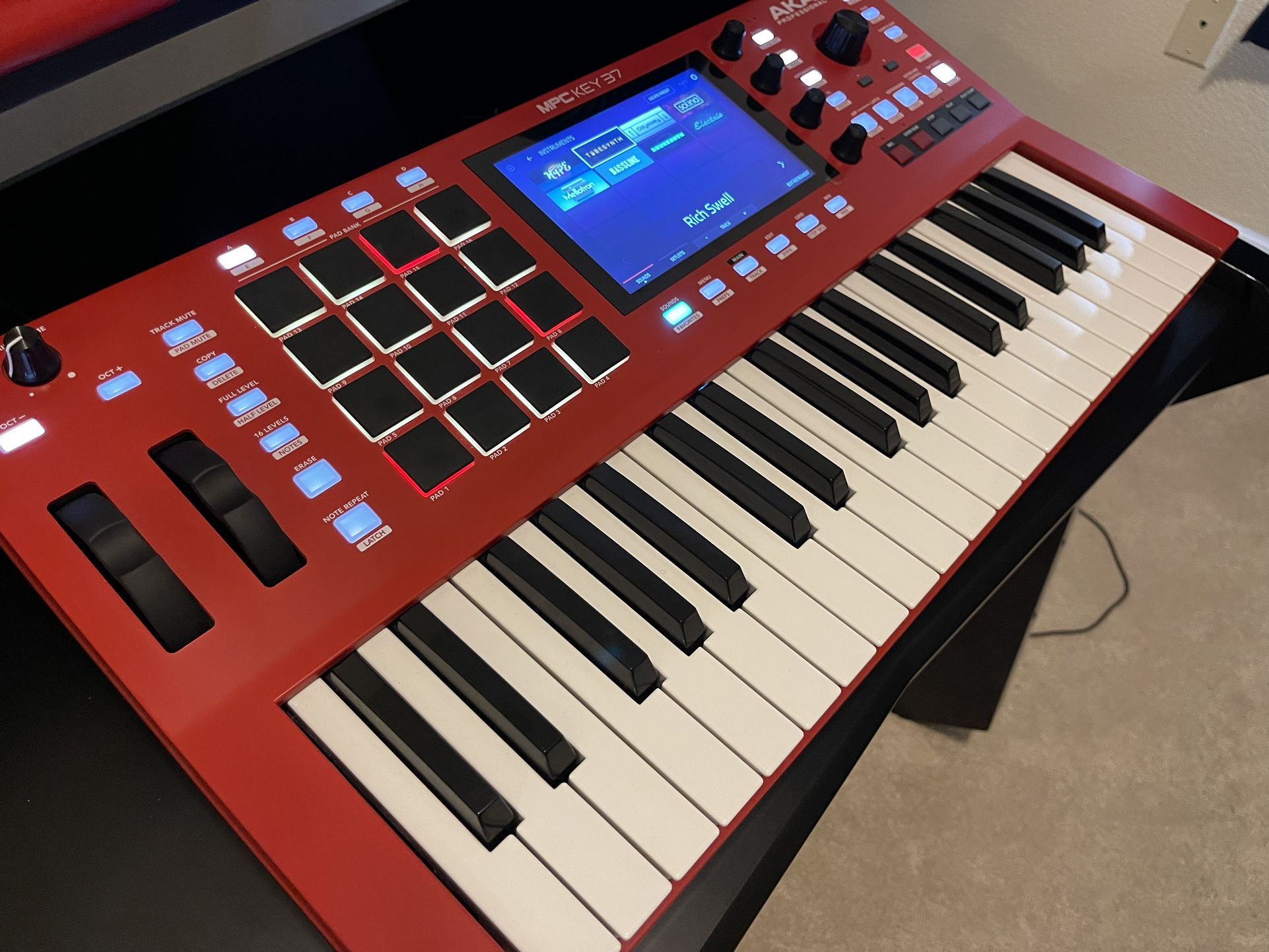AKAI MPC KEY 37