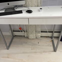 White Modern Desk 