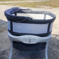 Graco Rocking Bassinet