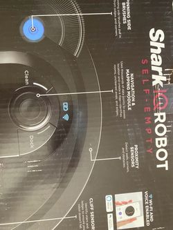 Robot shark vacuum