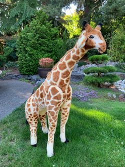 Melissa and Doug 48 inch plush giraffe
