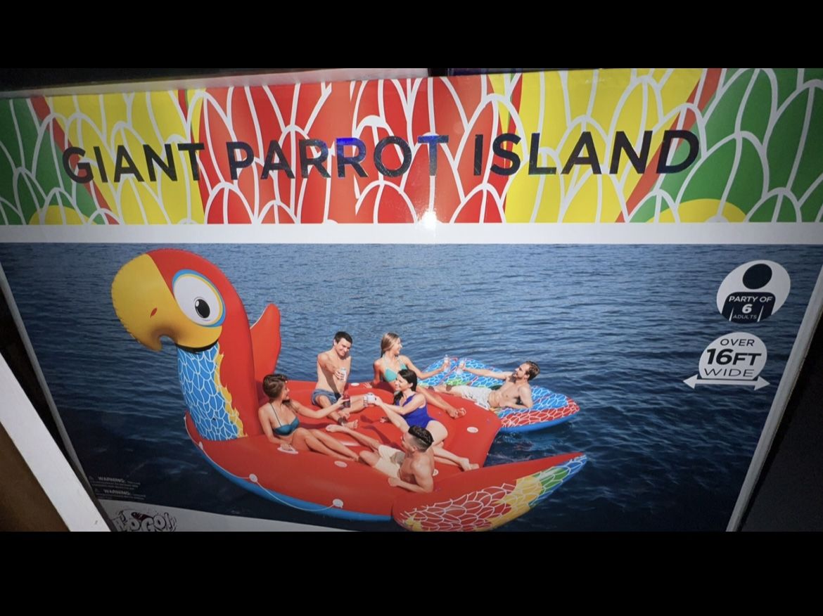 16FT Giant Parrot Island Float 