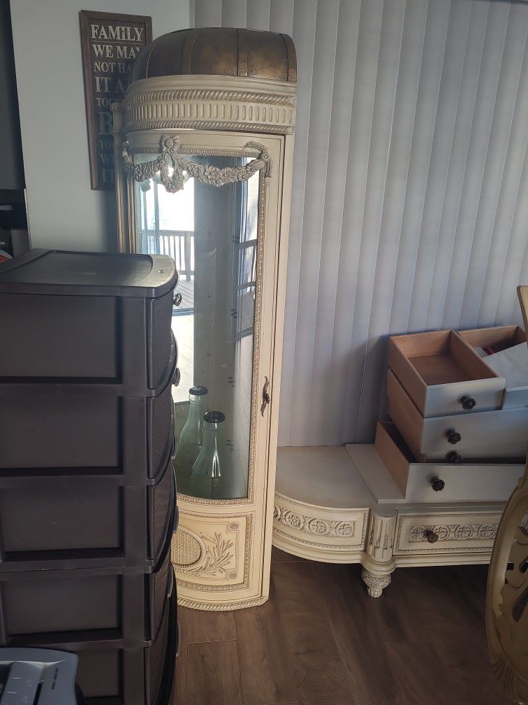 Cabinet Wit Glass Vessels With Glass Shelves/ N Center Mirror  Opens To Wooden Shelves Inside N Drawers  As Well As Drawers On Bottom Of  Cabinet/ Sid