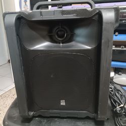 ALTEC BLUETOOTH SPEAKER...WITH CHARGER. SUENA MUY BIEN. SOUND VERY GOOD