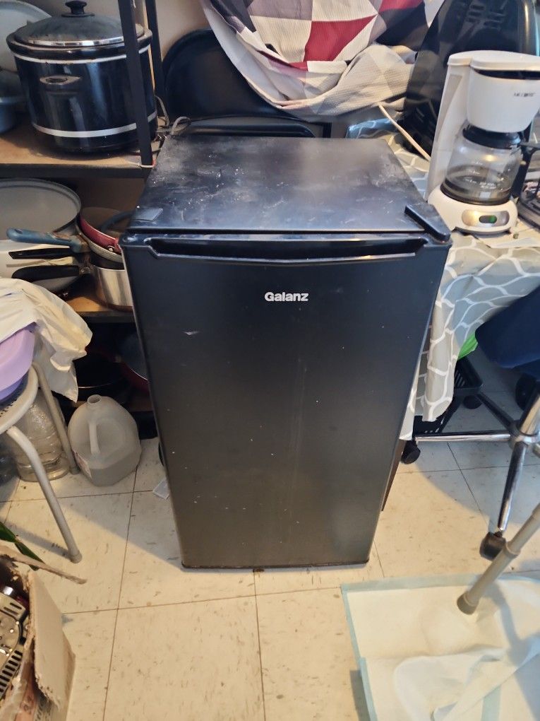 Used Mini Fridge Works Great