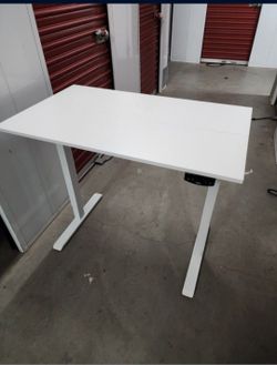 Electric Standing Desk 40 X 24
