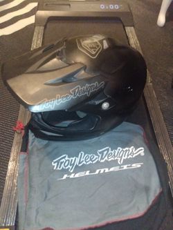 Troy Lee Designs X-Large Helmet