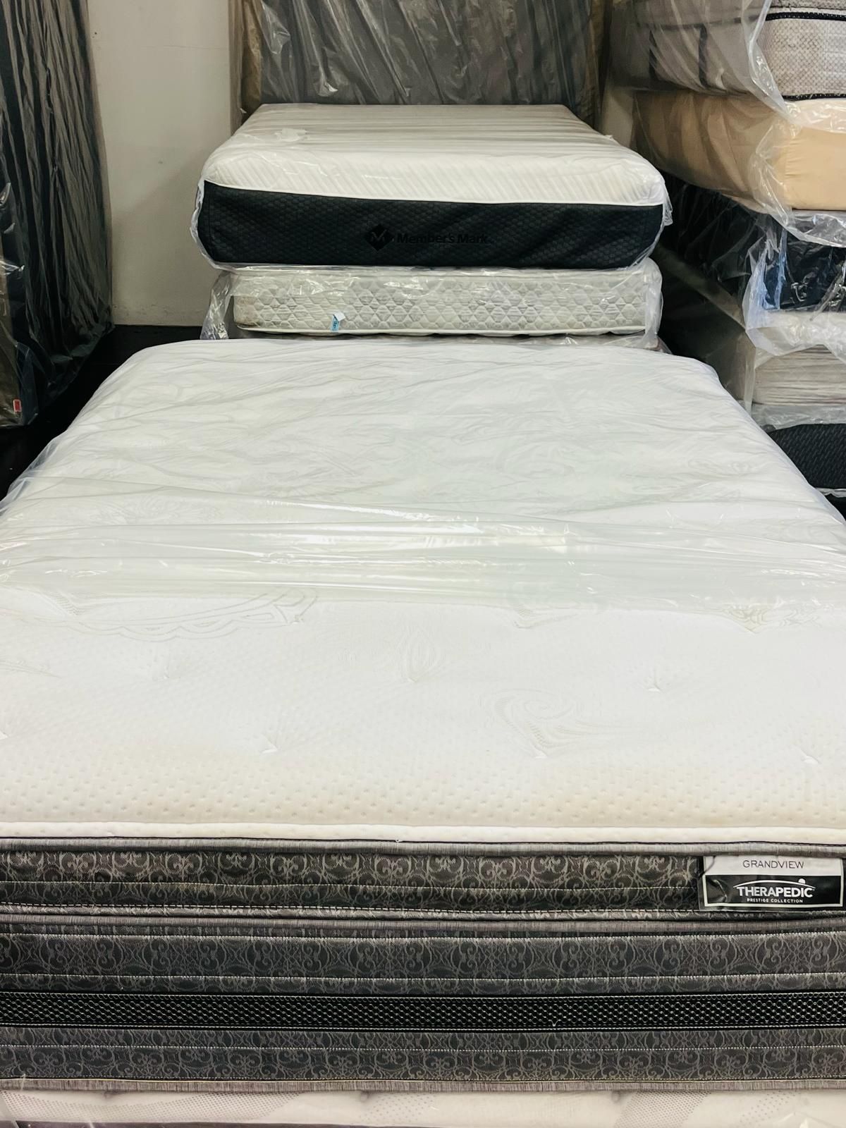 Full Size Mattress And Box Spring 